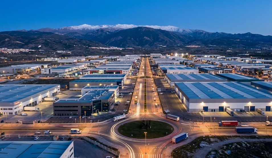 Vista paisajística e industrial del Polígono Juncaril y sus conexiones con Albolote y Peligros en el área metropolitana de Granada